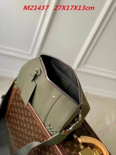 AAA--L...V... Travel bags 1771