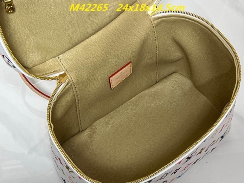 AAA--L...V... Makeup bag 1060