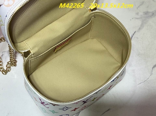 AAA--L...V... Makeup bag 1051