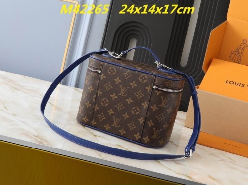 AAA--L...V... Makeup bag 1035