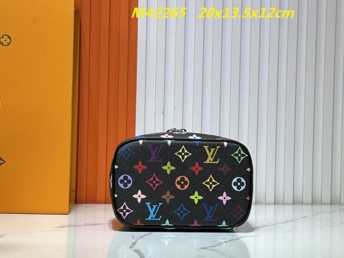 AAA--L...V... Makeup bag 1047