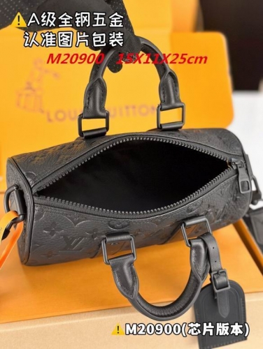 AAA--L...V... Travel bags 1761