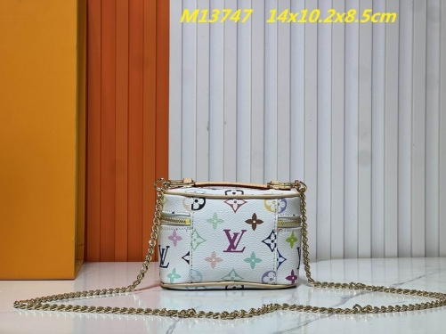 AAA--L...V... Makeup bag 1044