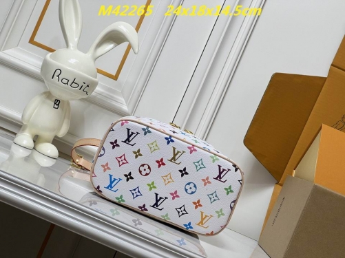 AAA--L...V... Makeup bag 1061