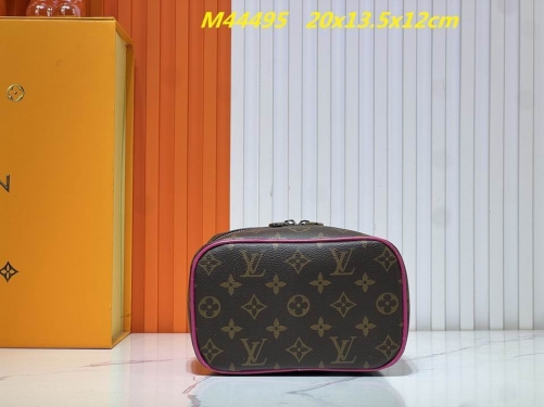 AAA--L...V... Makeup bag 1057