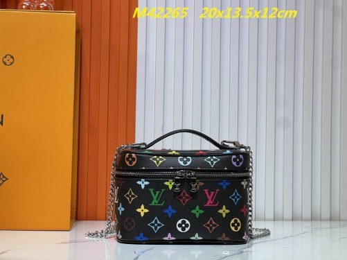 AAA--L...V... Makeup bag 1050