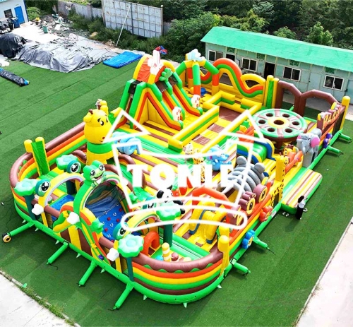 Inflatable playground for zoos, inflatable animal park for children and adults