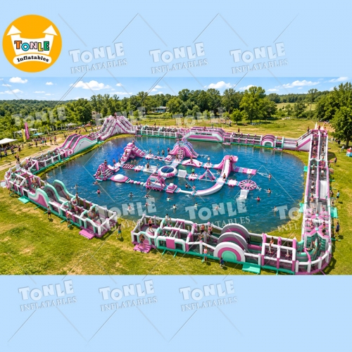 Parque de Aventura Inflável à Beira do Lago, com Parque Aquático Flutuante e Pista de Obstáculos