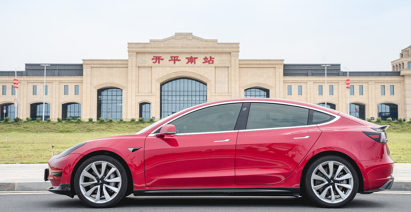 Tesla Model 3 Paktechz Side Skirts