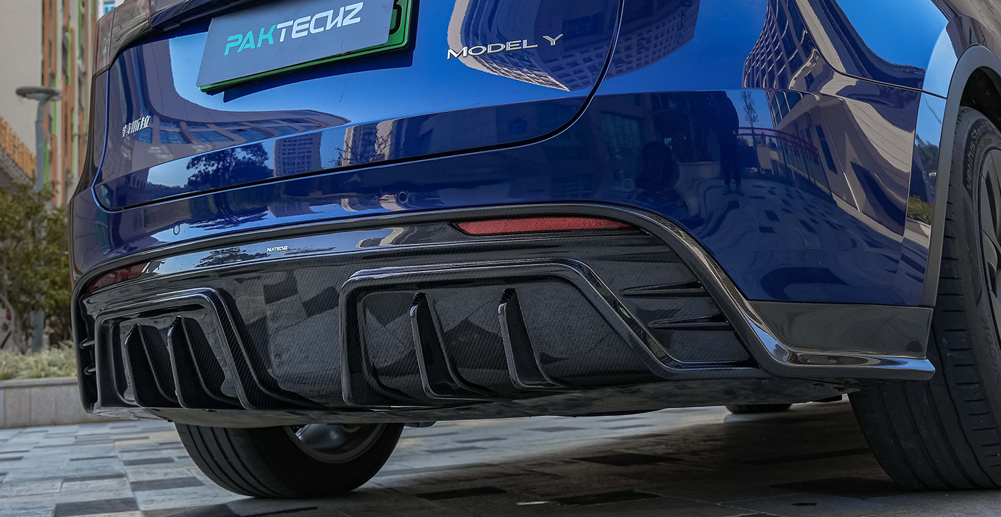 特斯拉 Model Y  Paktechz 款后唇