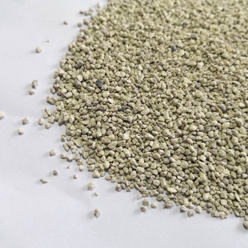 Natural Crushed Bentonite Cat Litter Super Clumping Yellow Color 0.5-2mm