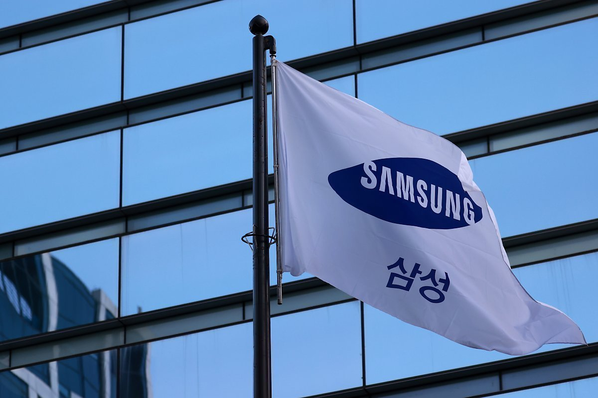 Samsung plans to relocate workers of now-closed TV LCD biz to chip unit