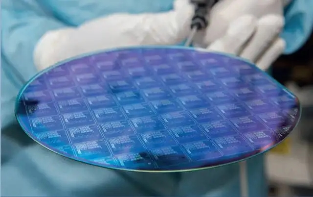 With $5 billion, the world's third largest silicon wafer, has disclosed plans to build a plant in the United States