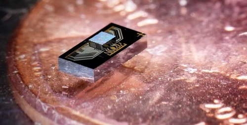 "Sandwich" chip breaks the limit of data transmission rate