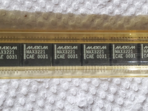 MAX3221CAE