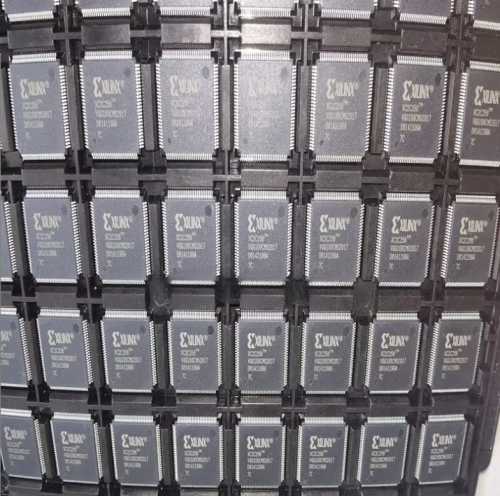 XC2C256-7VQG100C