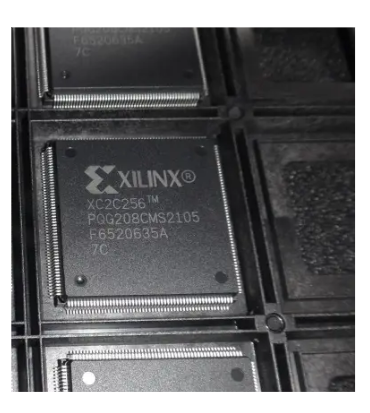 XC2C256-7PQG208C
