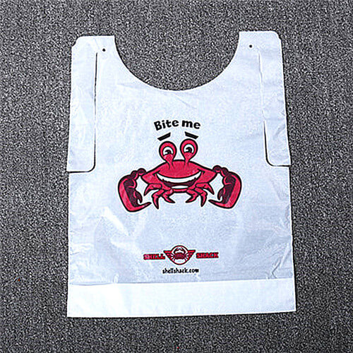 Lefeng Manufacturer 2021 New Disposable Plastic PE Crab Lobster Bibs Wholesale For Restaurant Bbq