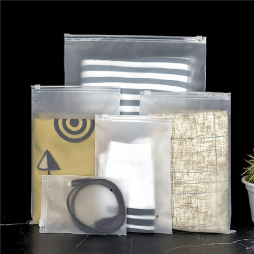 Manufacturer CPE Laminated PE Material Accept Custom Order Matt Zipper Bag For Clothes