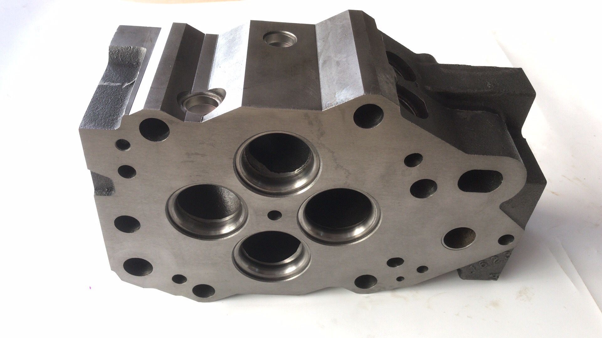 KOMATSU S6D140 CYLINDER HEAD ASS'Y 6211-12-1100