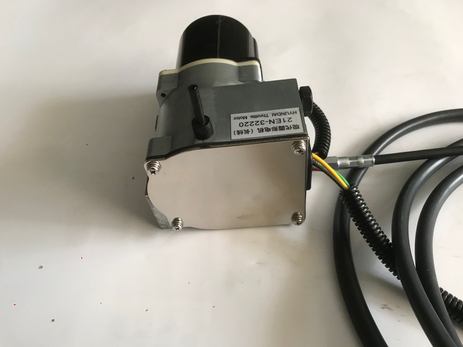 H-YUNDAI R130-5 R220-5 THROTTLE MOTOR 21EN-32220