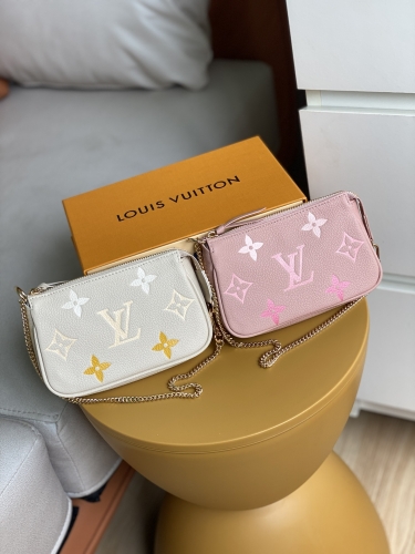 No.13463 LV By The Pool Mini Pochette Accessoires M80501 pink M80502 yellow 15.5*10.5*4cm 2colors