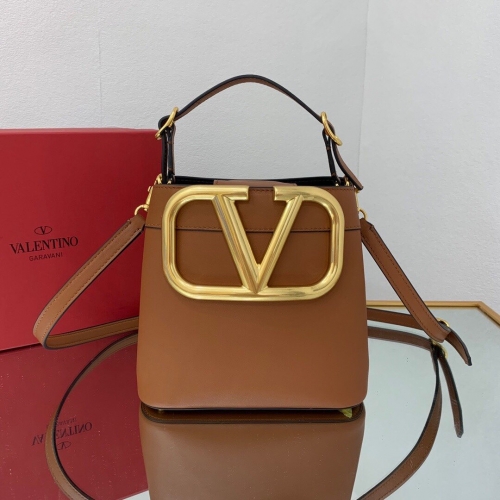No.20222 Valentino Garavani SuperVee  VLogo Signature bucket bag V0745 20 x 19 x 12cm 4colors