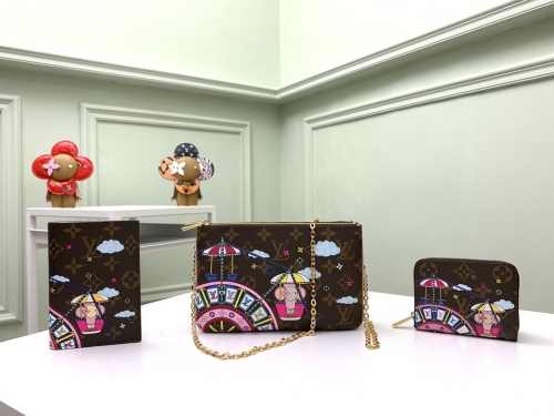 No.20467 LV wallet M69744 20.0 x 12.5 x 3.0cm M69746 10.0 x 14.0 x 2.5cm M69745 11.0 x 8.5 x 2.0cm Pochette Double Zip Monogram Vivienne