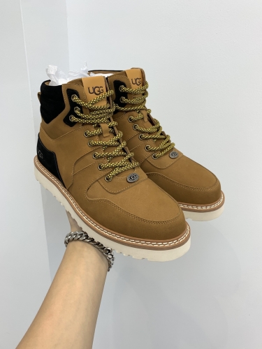 No. 60120 UGG size 39-44 Boots / UGG