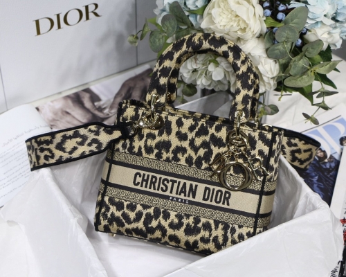 No.50105 Dior M8002 24 cm x 20 cmx 11 cm Lady D-Life