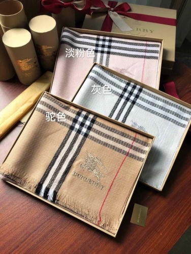 No.90118 Scarves and shawls  2021 BURBERRY 220*70cm  100% ring down