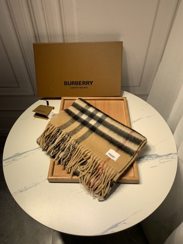 No.90120 Scarves and shawls 2021 BURBERRY  200*32cm  75% cashmere, 25% wool