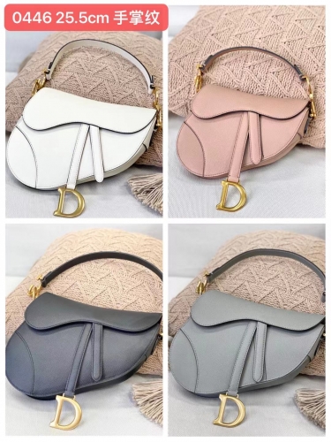 No.51024 Dior M0446 25.5 x 20 x 6.5cm , M0447 19.5*18*5cm,Ultra matte Big size Oblique Saddle 手掌纹