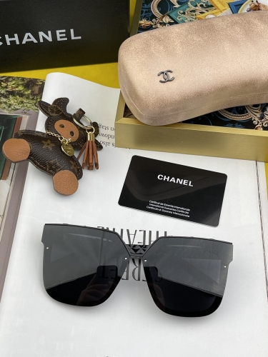 No.90252 CHANEL  Square-framed sunglasses  CH5421