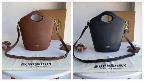 No.51034 BURBERRY  80462411  17*12*26cm   Italian chamois leather