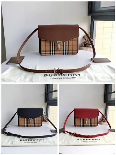 No.51062 BURBERRY  8261  19.5cm*15cm*7cm  Grain Leather