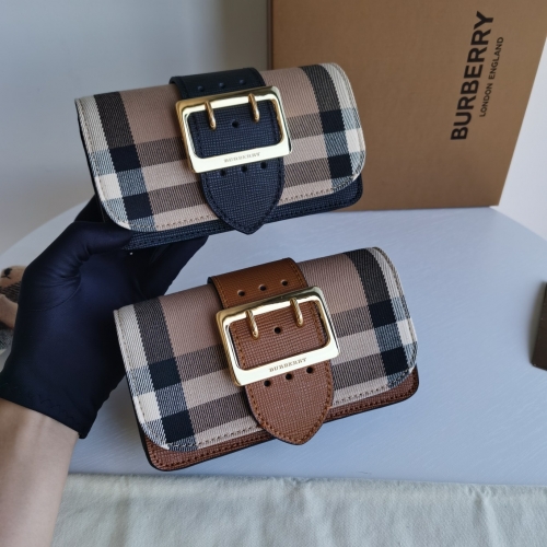 No.51083  BURBERRY  4601  19×13.5×5cm