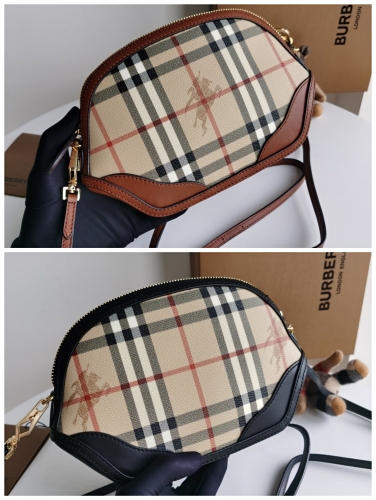 No.51092 BURBERRY  26 *17 *8cm