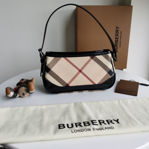 No.51101 BURBERRY 24×13×8cm