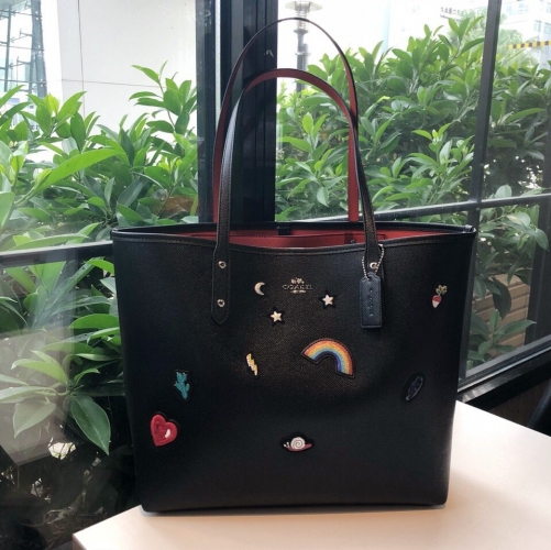 No. 51768  25798  30/27/15 cm  Rainbow shopping bag, grain leather, colorful badge embroidery