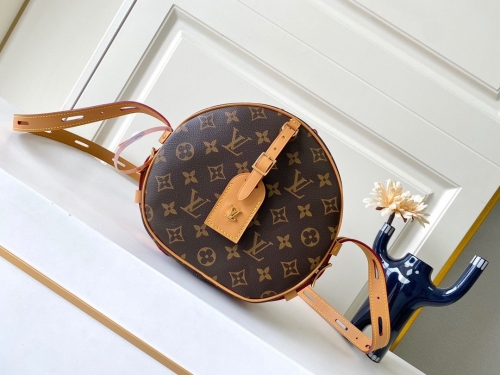 No. 52083  M45647  20*22.5*8cm  French grade a leather