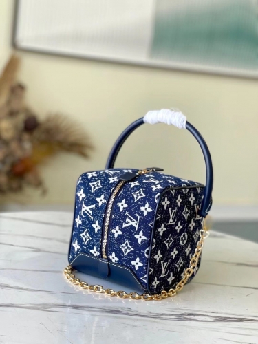 No. 52100  M59611   16*16*16cm  Dice bag square handbag, logo denim