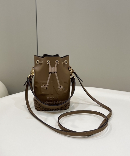 No.52412  8537  15×11×20cm  Full cowhide Mini Bucket Bag