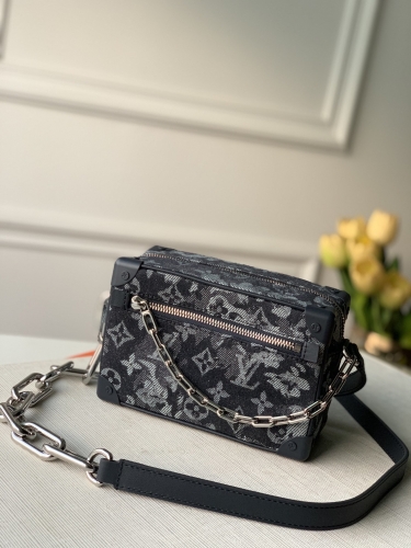 No.52404  M80033  18.5*13*8cm Mini soft trunk chain bag small square box, Monogram tapestry canvas