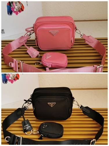 No.52490  1BH017   17*13.5*5cm  Three in one camera bag