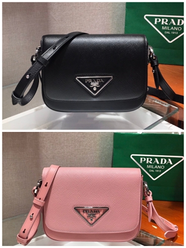 No.52541  1BD249  20*15*6.5cm  Single shoulder bag, imported cross grain leather + top hardware