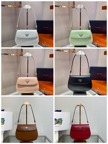 No.52517  1BD311  23*18*2.5cm  Armpit bag, imported leather, open bead calfskin material