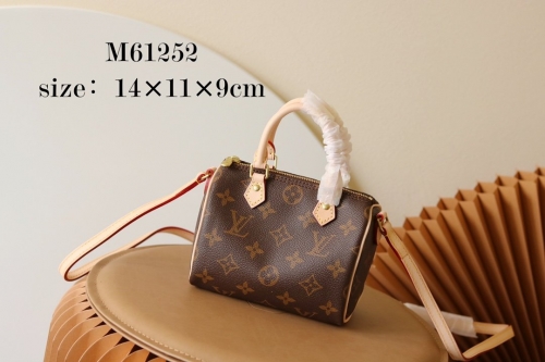 No.53277   M61252    16*11*9cm  Nano speed handbag, Monogram canvas