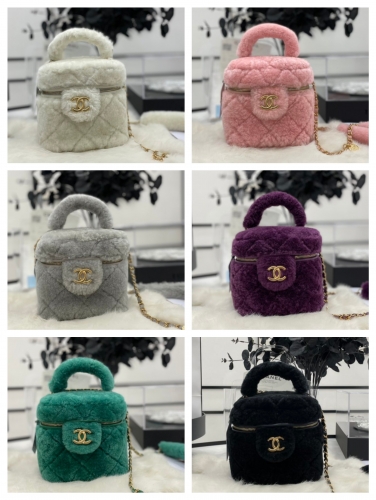 No.53496   AS3357   21*17*17cm   22A autumn and winter new style, fluffy cosmetic bag, handmade workshop series