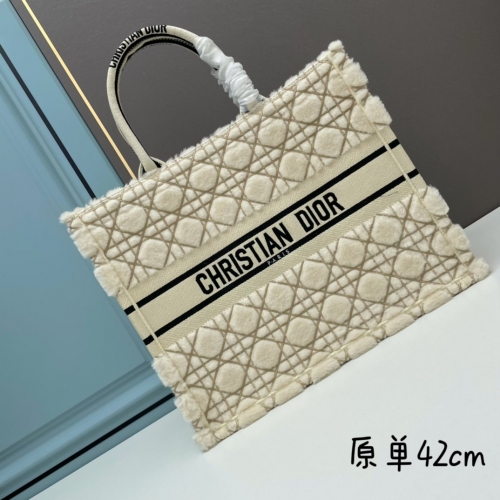 No.53585   1296    36cm   1286  42cm   Book Tote handbag, beige fur one-piece fabric, decorated with iconic rattan pattern embroidery